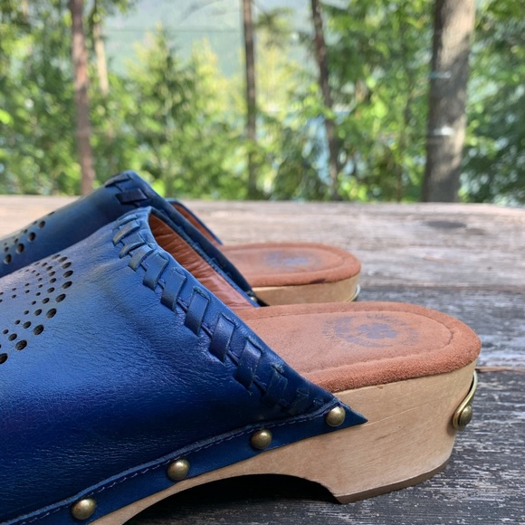 Lucky brand blue leather clogs size 8.5 - Picture 2 of 9